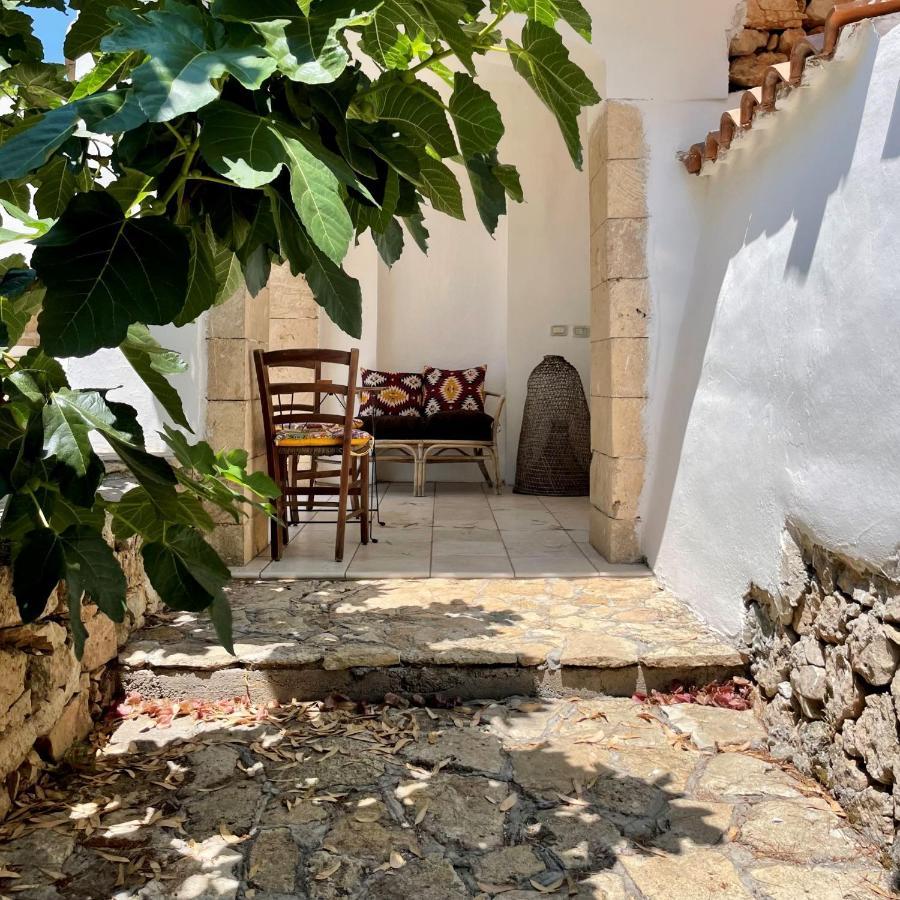 Casa Vacanze Capurre "Trulli E Pajare A Due Passi Dal Pizzo" غالّيبولي المظهر الخارجي الصورة