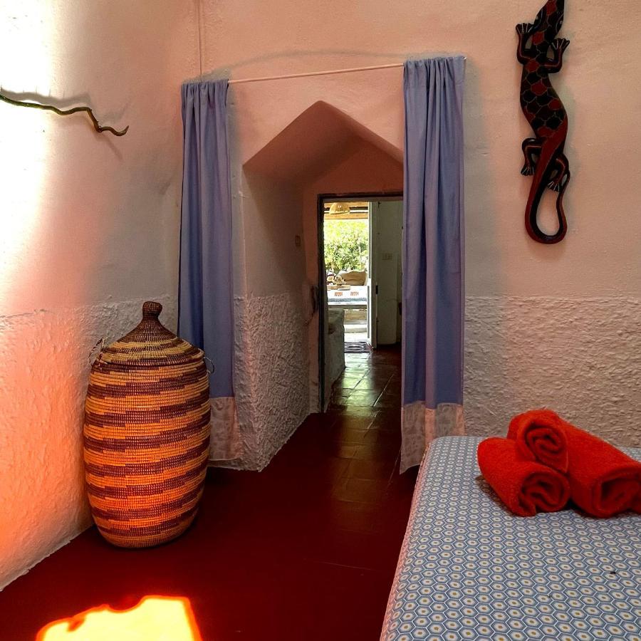 Casa Vacanze Capurre "Trulli E Pajare A Due Passi Dal Pizzo" غالّيبولي المظهر الخارجي الصورة