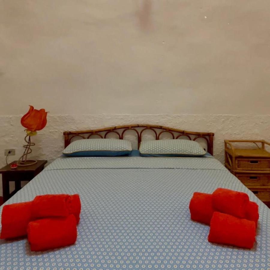 Casa Vacanze Capurre "Trulli E Pajare A Due Passi Dal Pizzo" غالّيبولي المظهر الخارجي الصورة